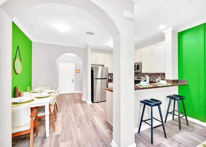 Modern 3Br Condo Near Disney- Pool And Hot Tub
