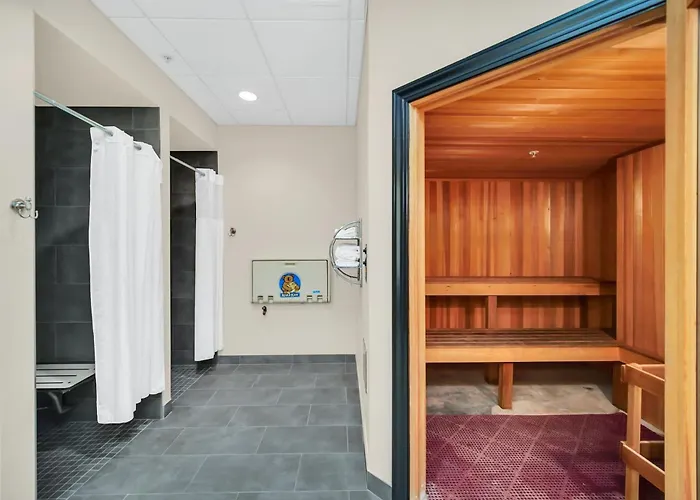 Modern 3Br Condo Near Disney- Pool And Hot Tub